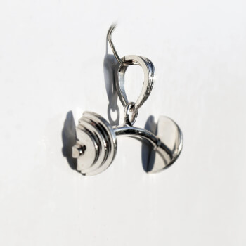 Кулон в форме плоской штанги