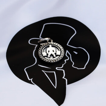 Круглый кулон c пауэрлифтером