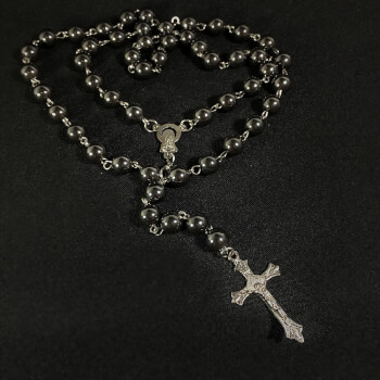 Бусы розарий из камня с крестиком