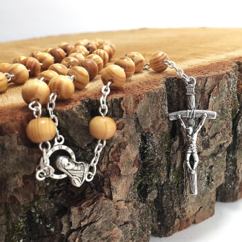 Деревянные бусы розарий с крестиком